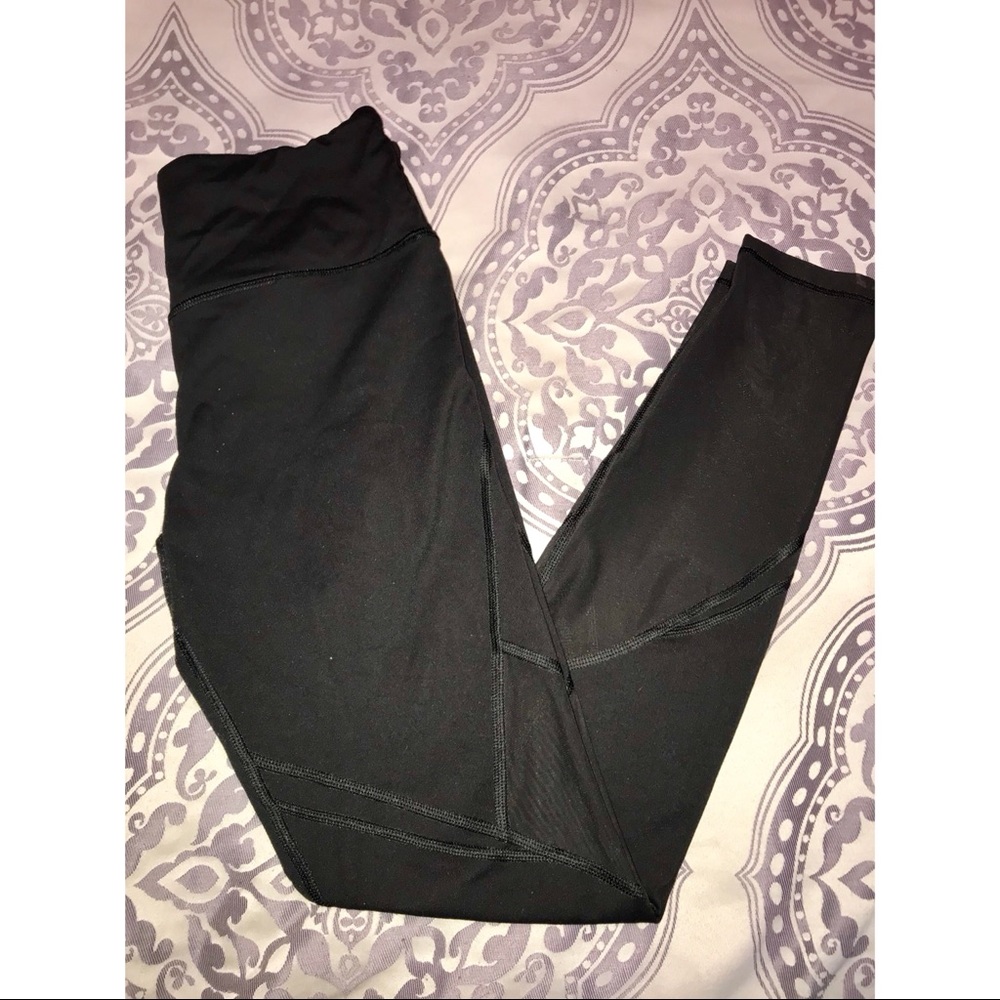 Victoria Sport mesh knockout legging